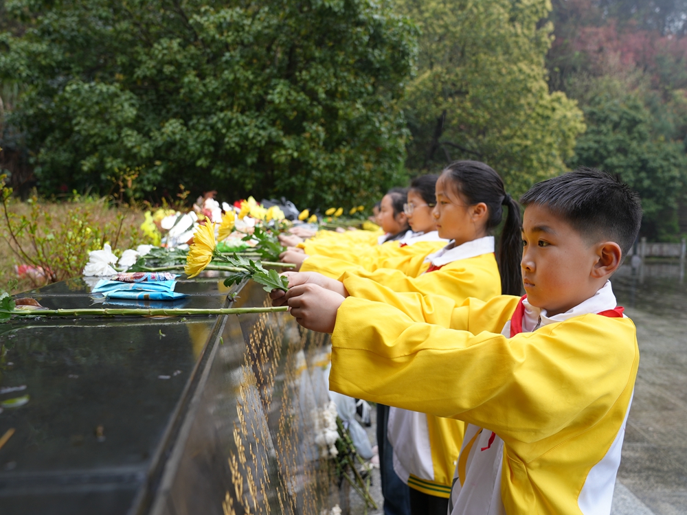 清明將至 緬懷先烈